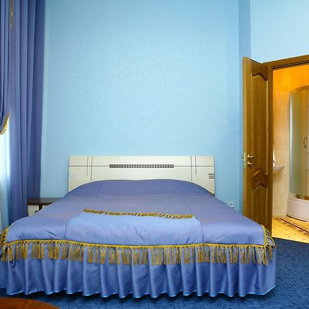 Jaguar Hotel Mykolajiv Buitenkant foto