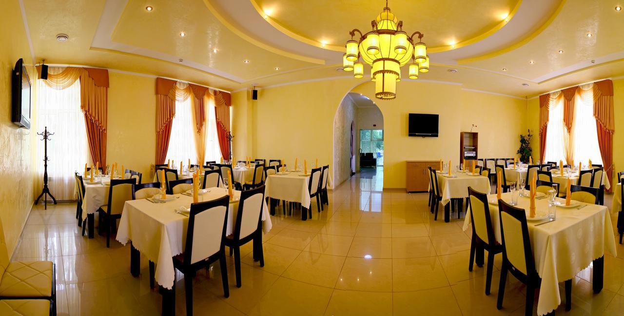 Jaguar Hotel Mykolajiv Buitenkant foto