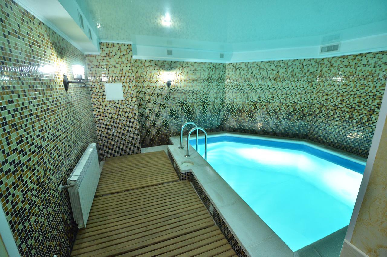 Jaguar Hotel Mykolajiv Buitenkant foto